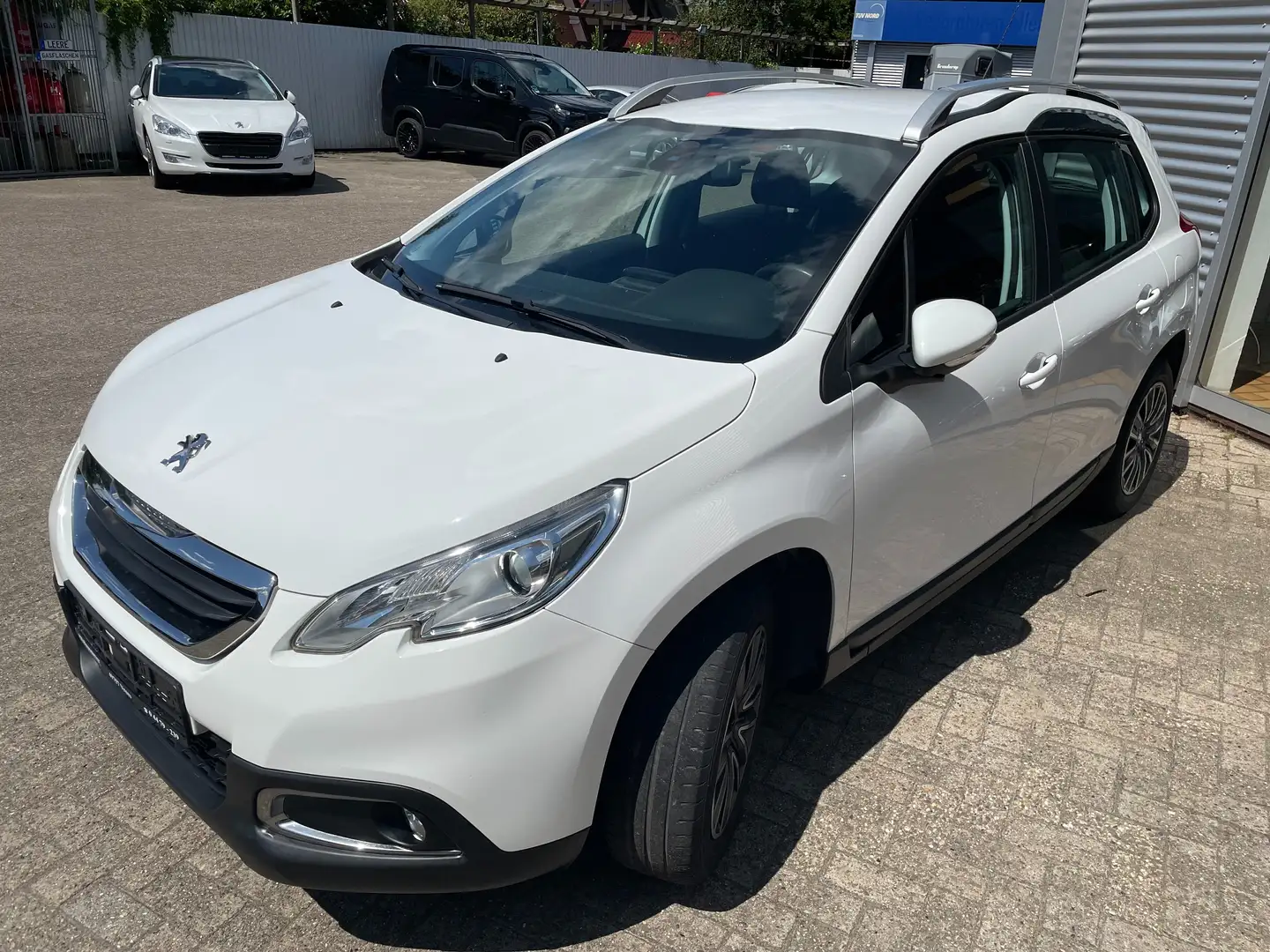 Peugeot 2008 Active Navigation Klimaautomatik Tempomat ZV m. FB Weiß - 1