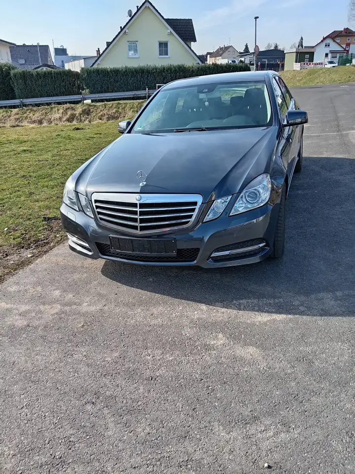 Mercedes-Benz E 200