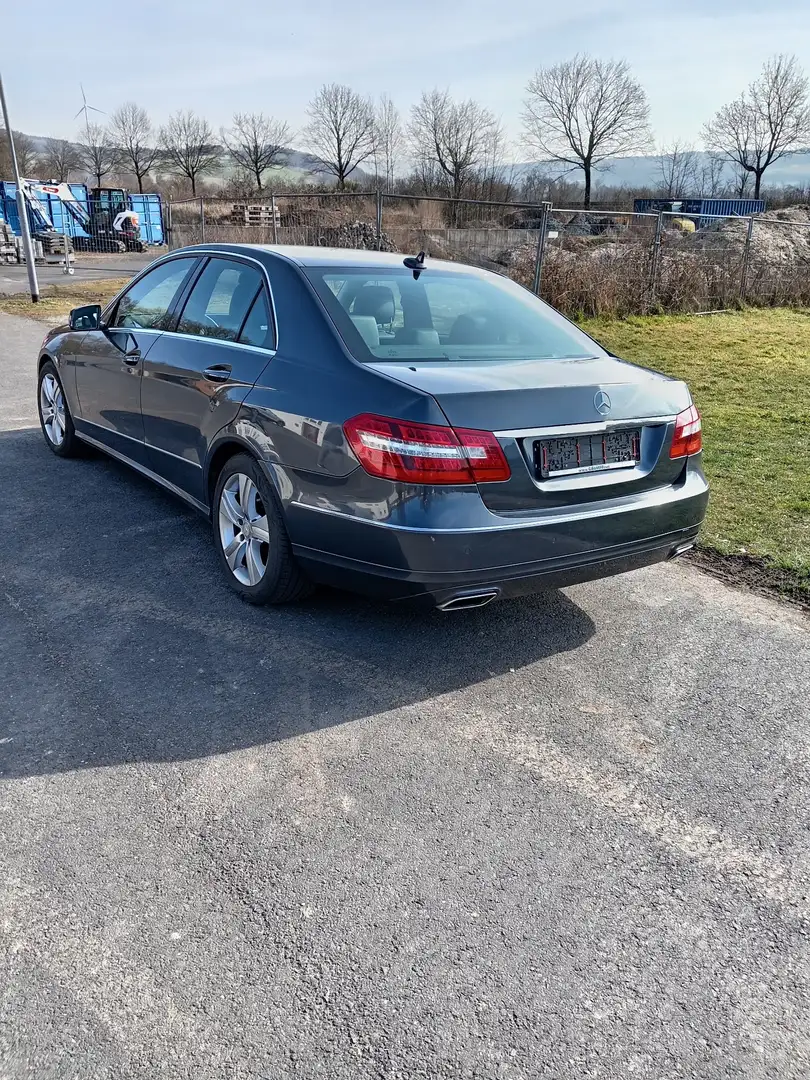 Mercedes-Benz E 200 E 200 CGI BlueEfficiency (212.048) Grau - 2