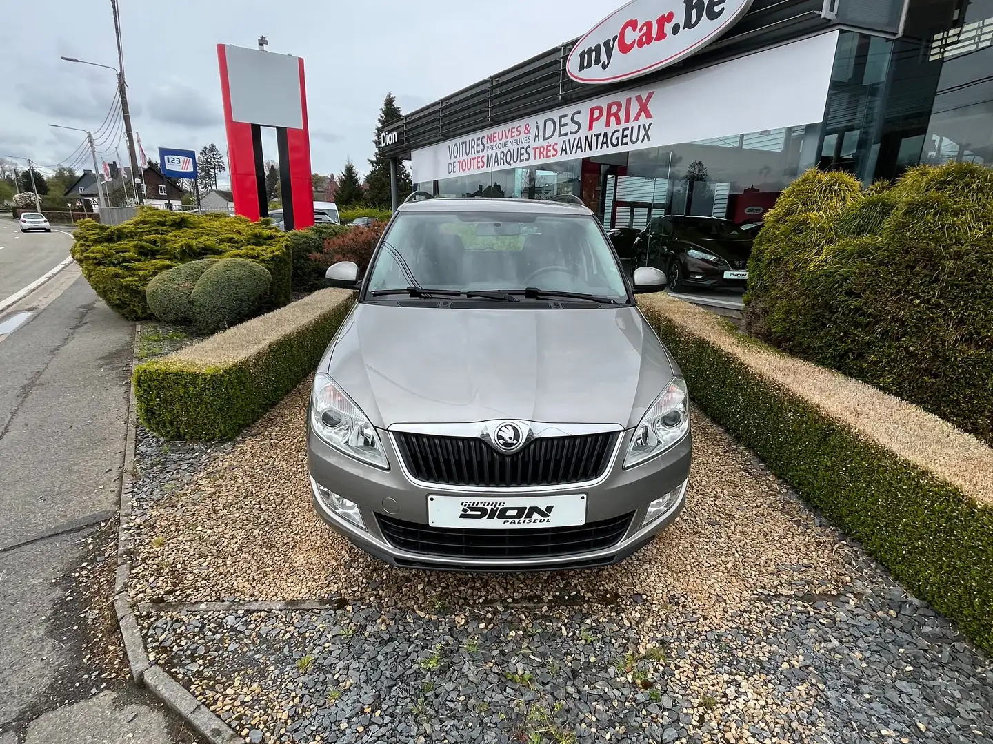 Skoda Fabia TSI Active Beige - 2