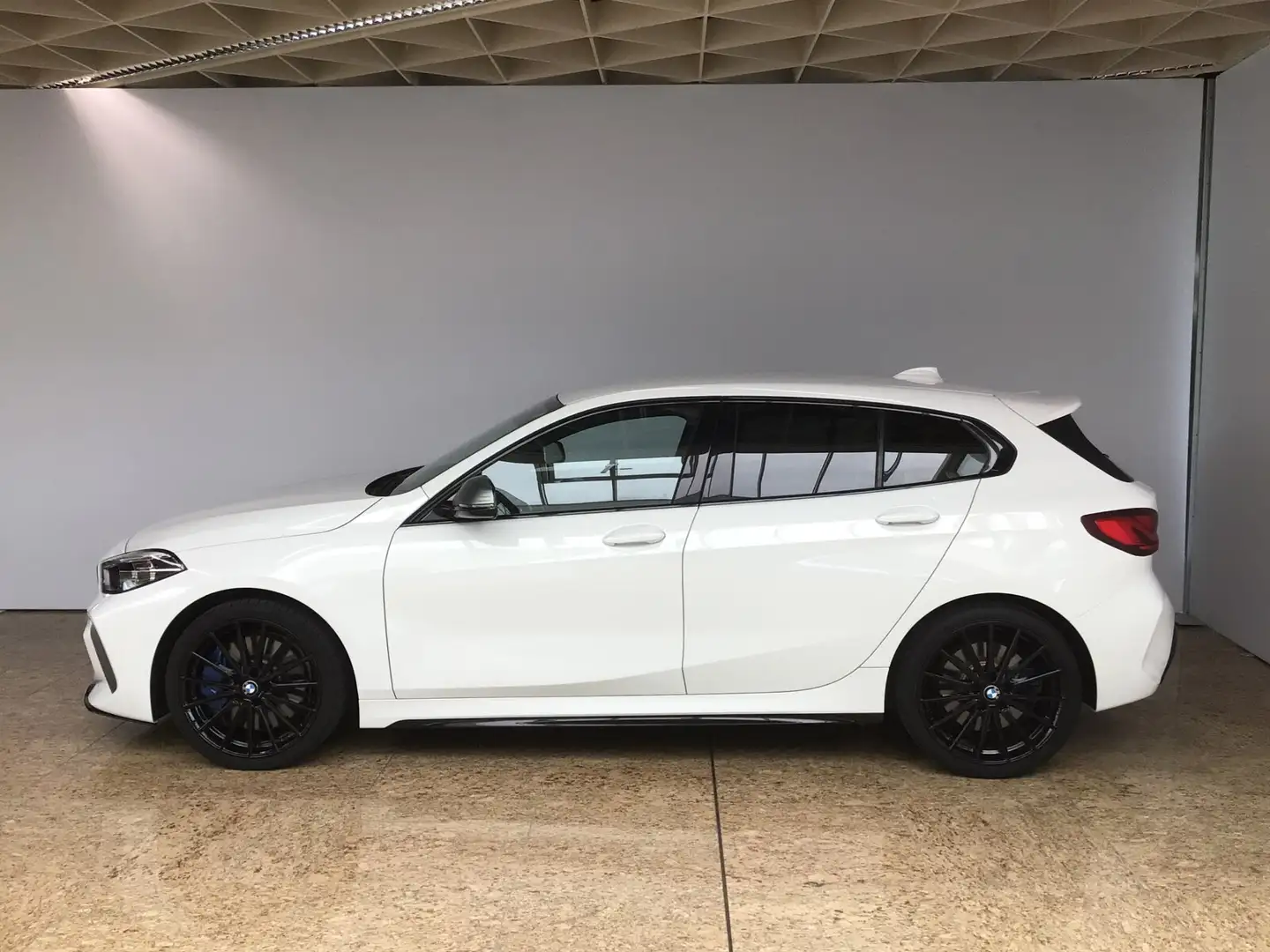 BMW M1 1er - M135i xDrive (EURO 6d)(OPF) Shadow/Leder Білий - 2