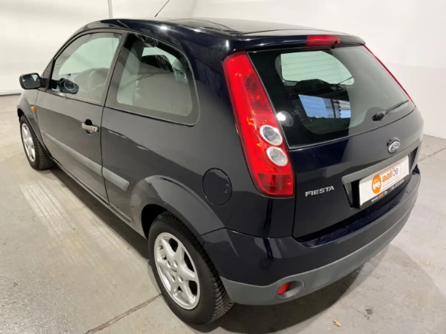 Ford Fiesta 1.3 Ambiente Klima Blau - 2