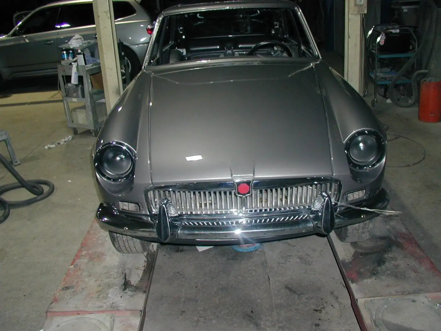 MG MGB GT V8 Grey - 2