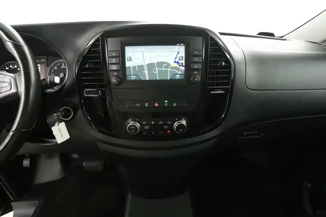 Mercedes-Benz Vito view 11