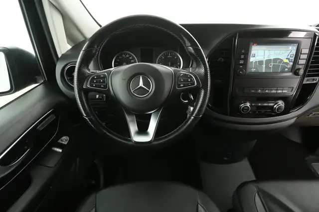 Mercedes-Benz Vito view 2