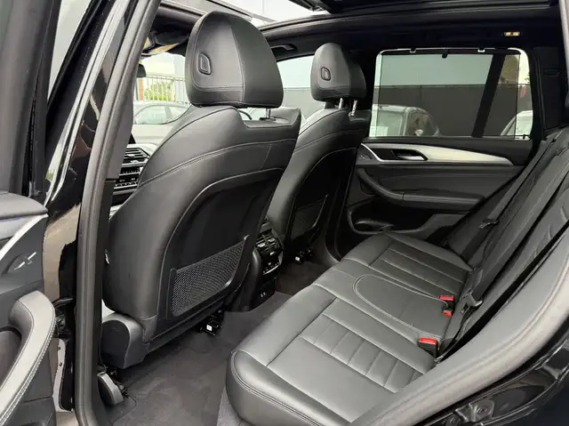 BMW X3 view 16