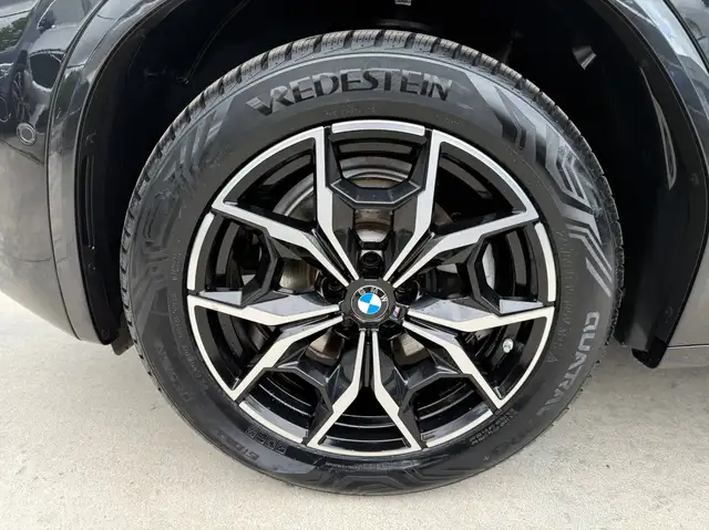 BMW X3 view 12