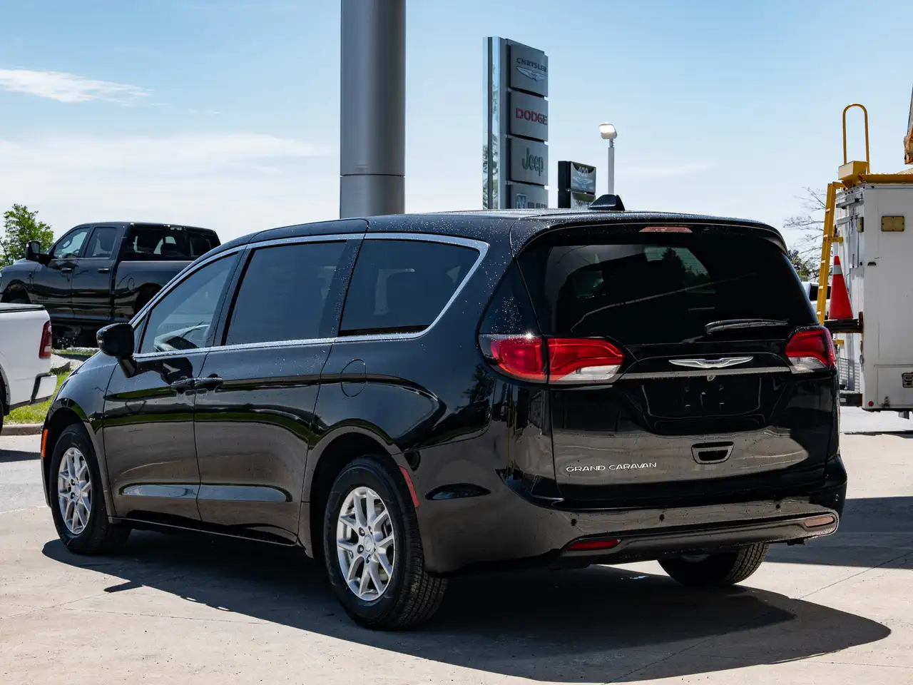 Chrysler Grand Caravan снимка Chrysler Grand Caravan