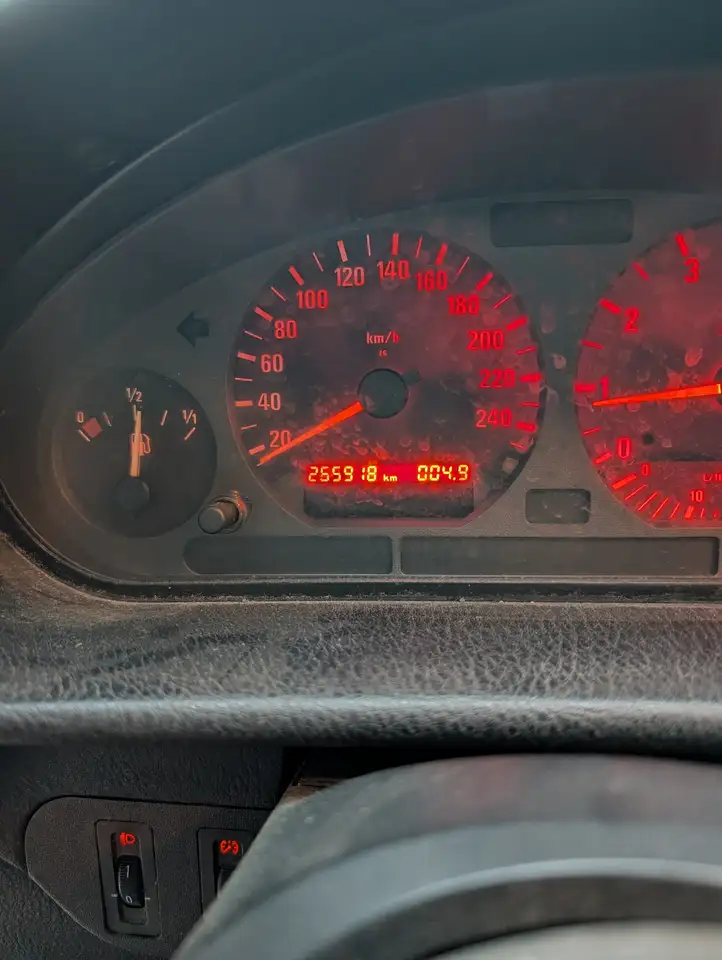 BMW 318i, foto 11