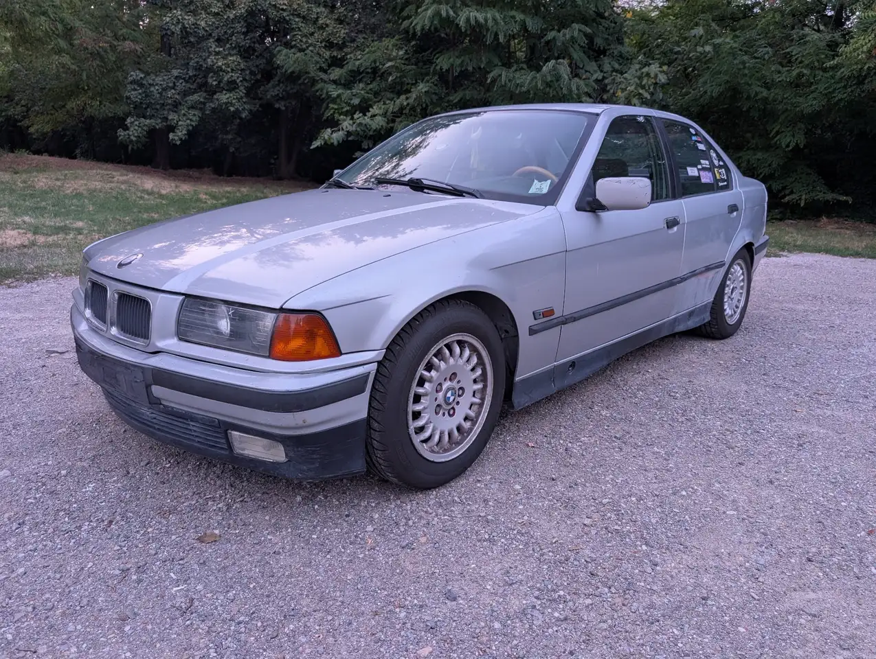 BMW 318i, foto 2