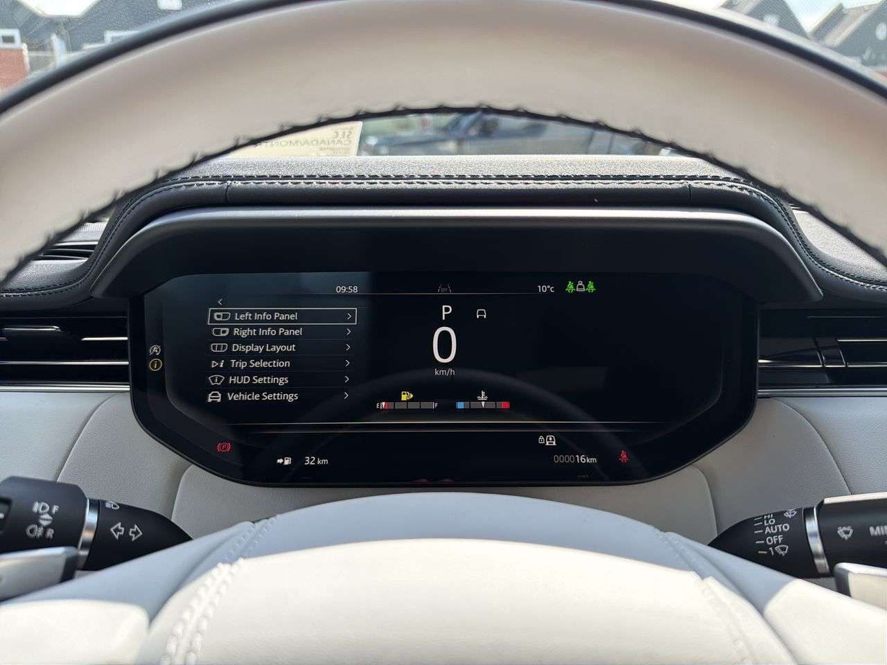 2026 Land Rover Range Rover Sport P400 Dynamic SE thumb 12