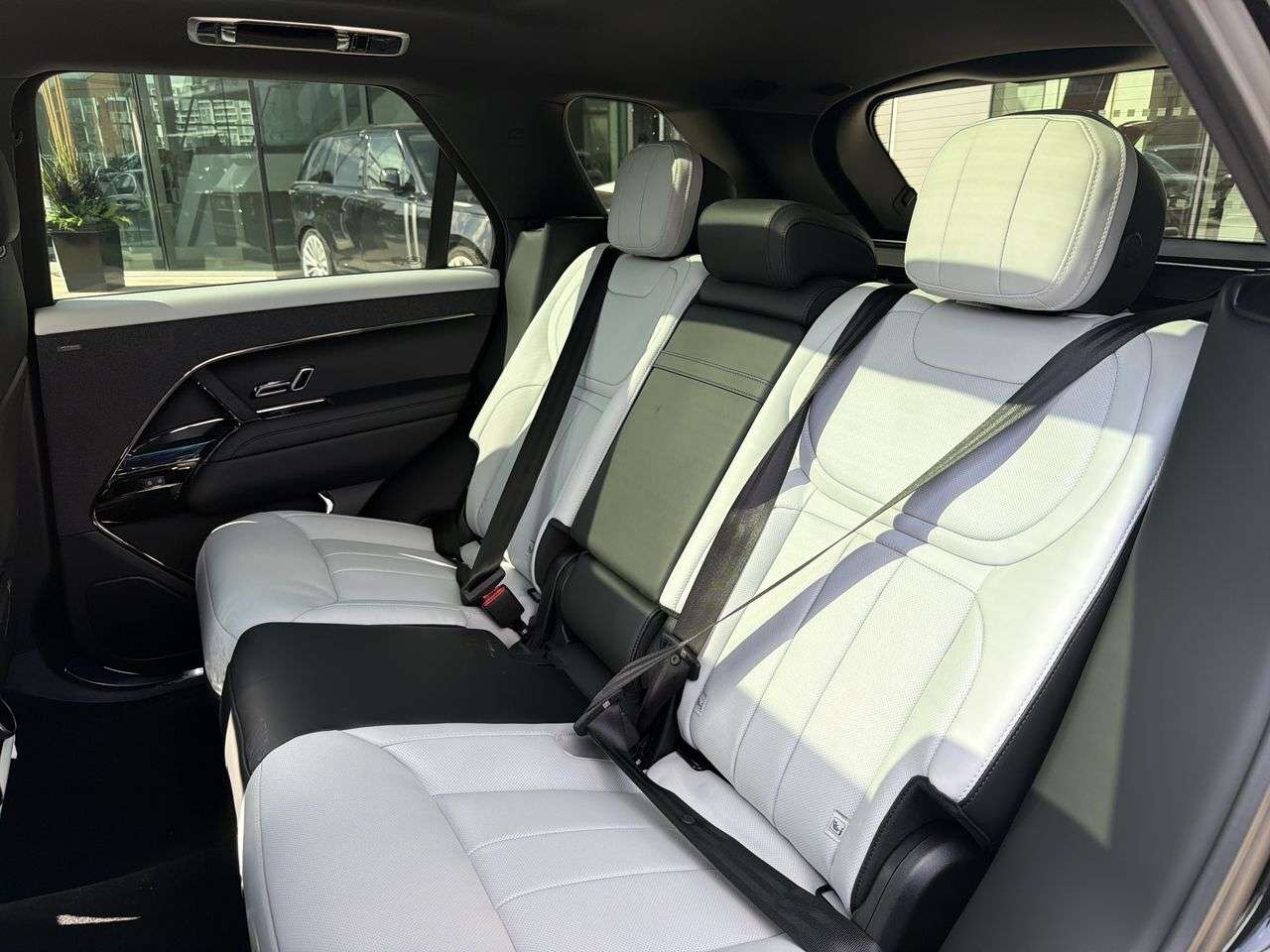 2026 Land Rover Range Rover Sport P400 Dynamic SE thumb 20