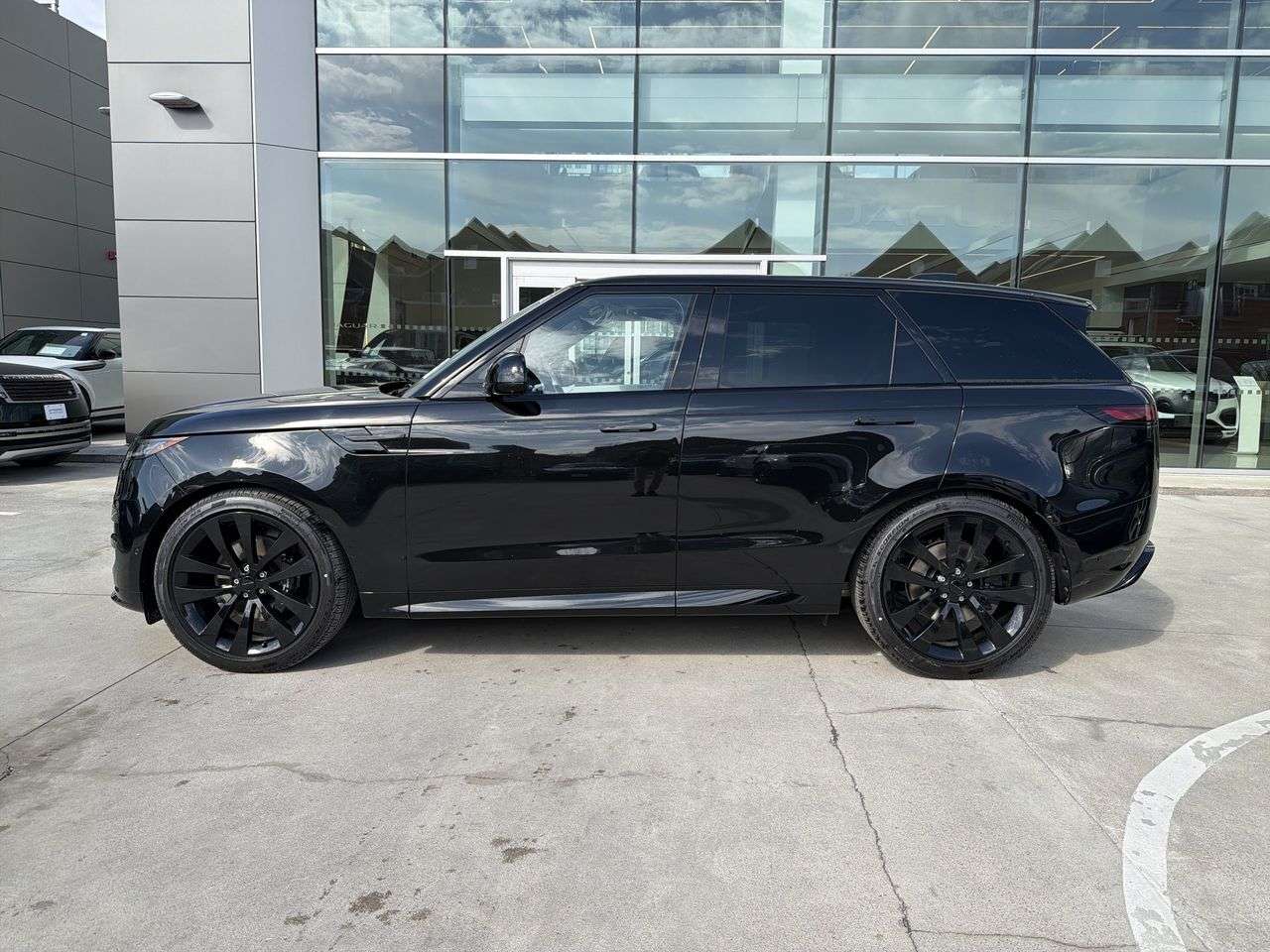 2026 Land Rover Range Rover Sport P400 Dynamic SE alt 5