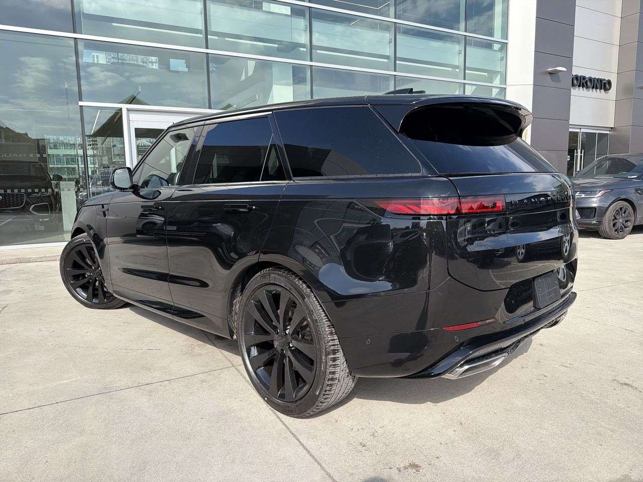 2026 Land Rover Range Rover Sport P400 Dynamic SE thumb 6