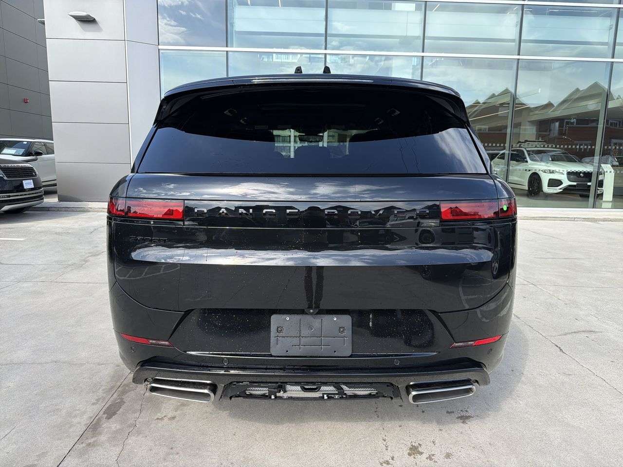 2026 Land Rover Range Rover Sport P400 Dynamic SE alt 4