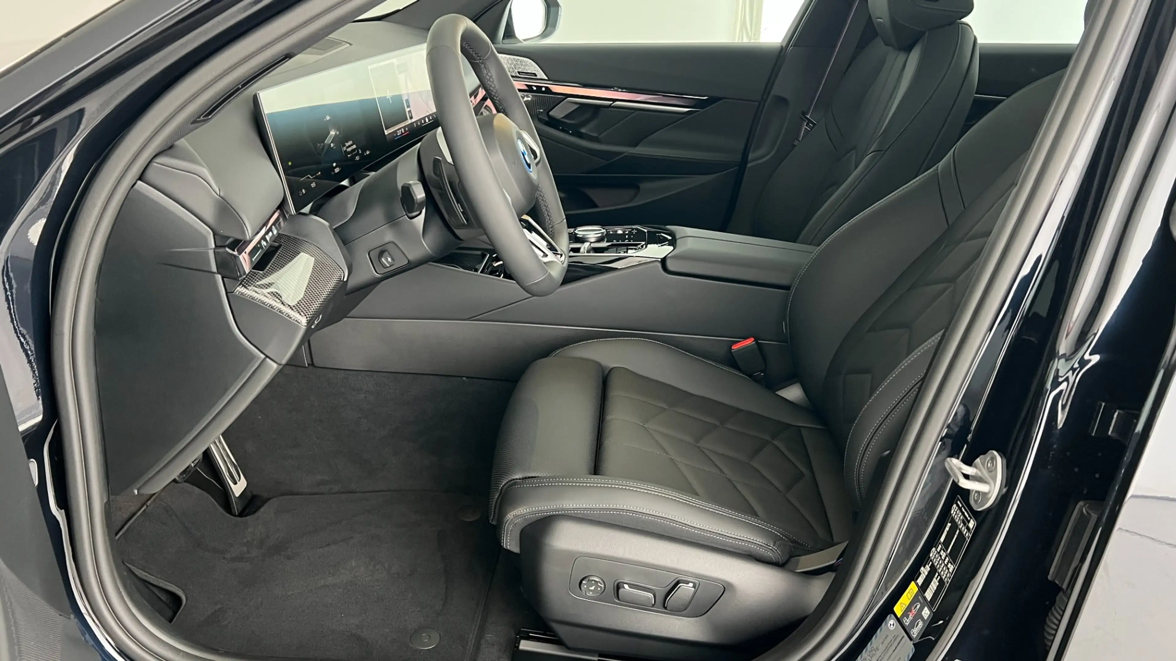 BMW i5 xDrive40 83,9kWh — photo 14