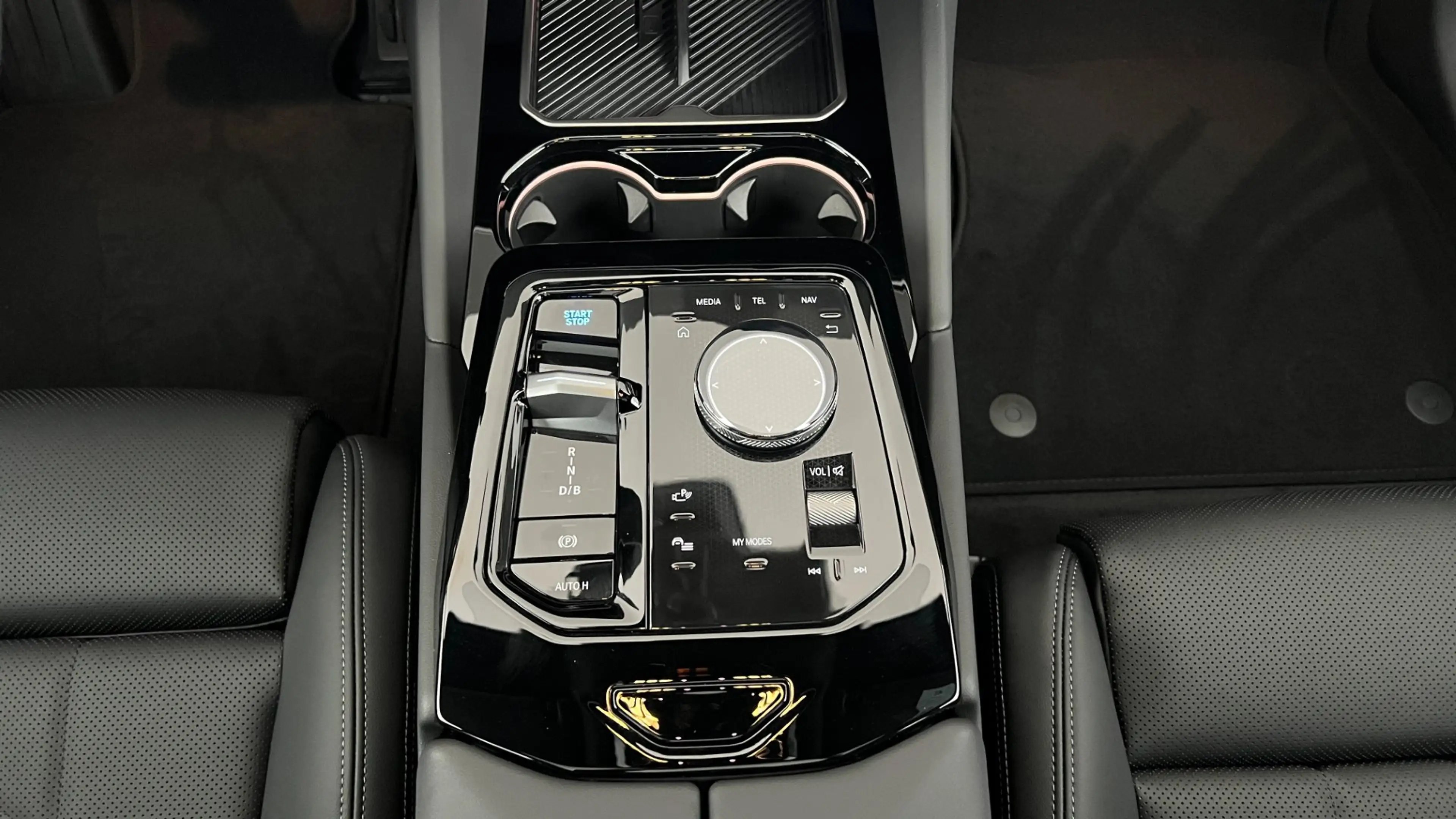 BMW i5 xDrive40 83,9kWh — photo 12