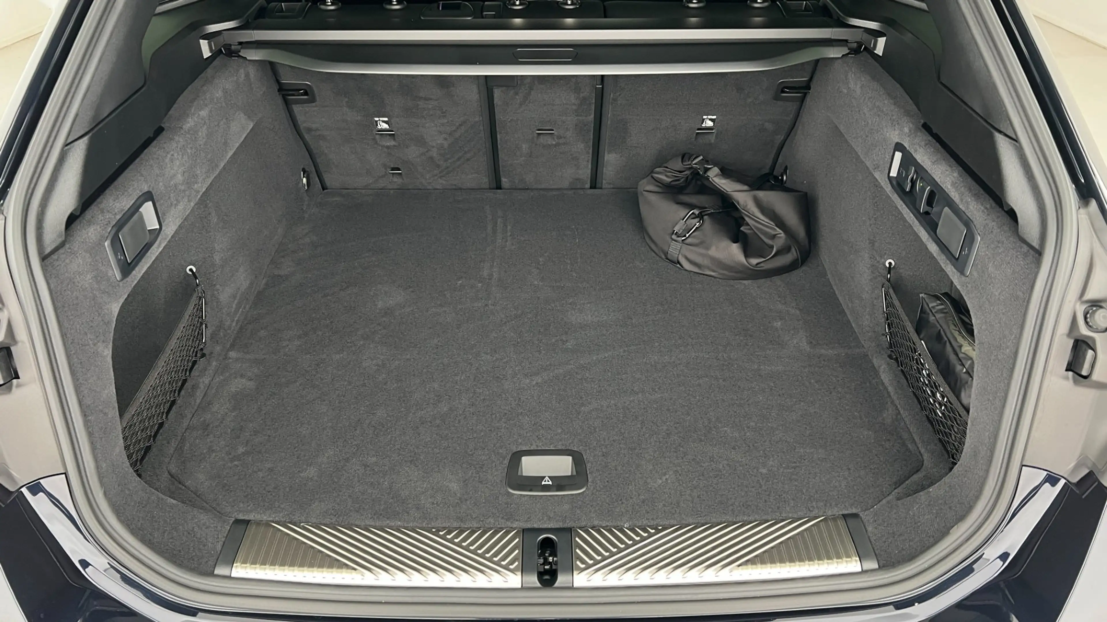 BMW i5 xDrive40 83,9kWh — photo 9
