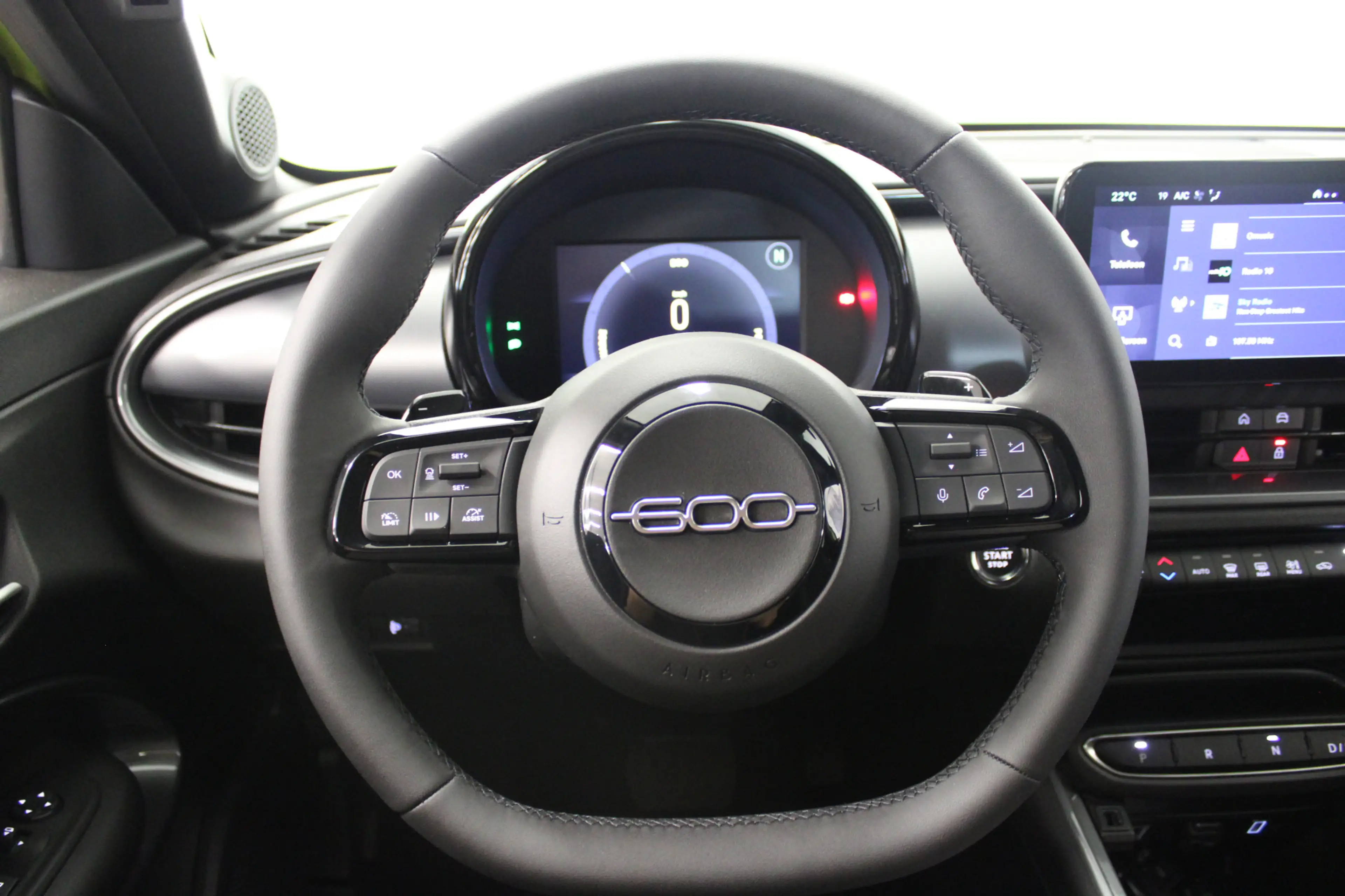 Fiat 600 1.2 Hybrid Sport — photo 11
