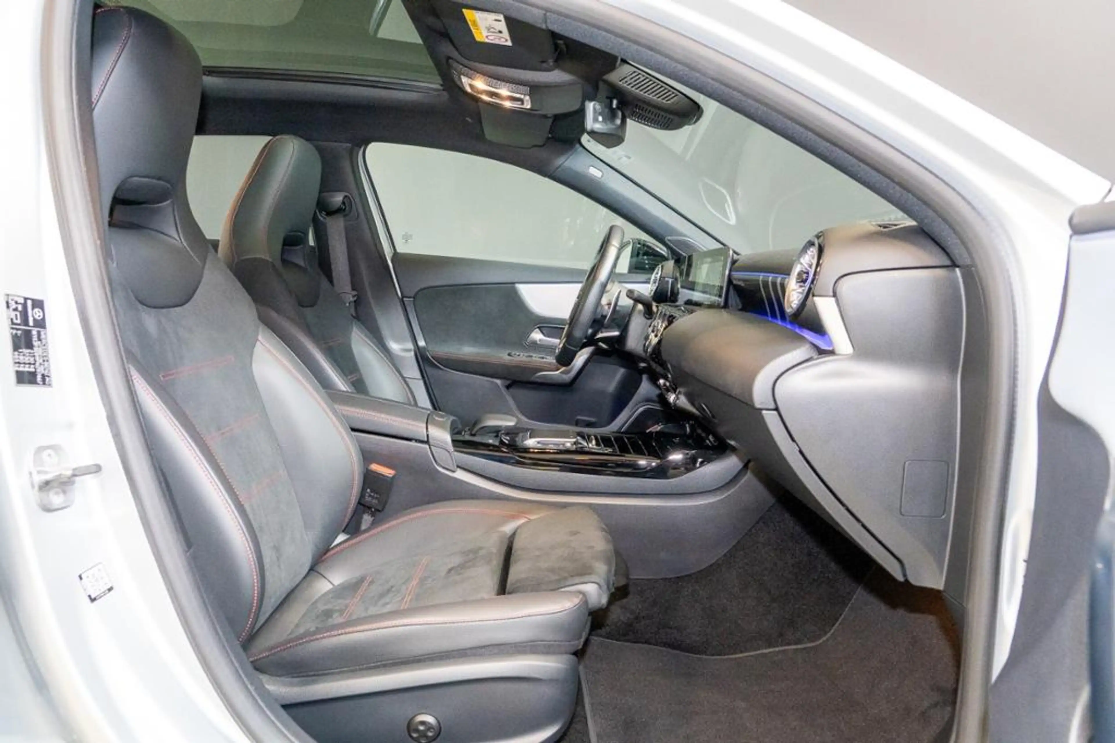 Mercedes-Benz A 45 AMG AMG A 45 S 4MATIC+  Kompaktlimousine * — photo 7