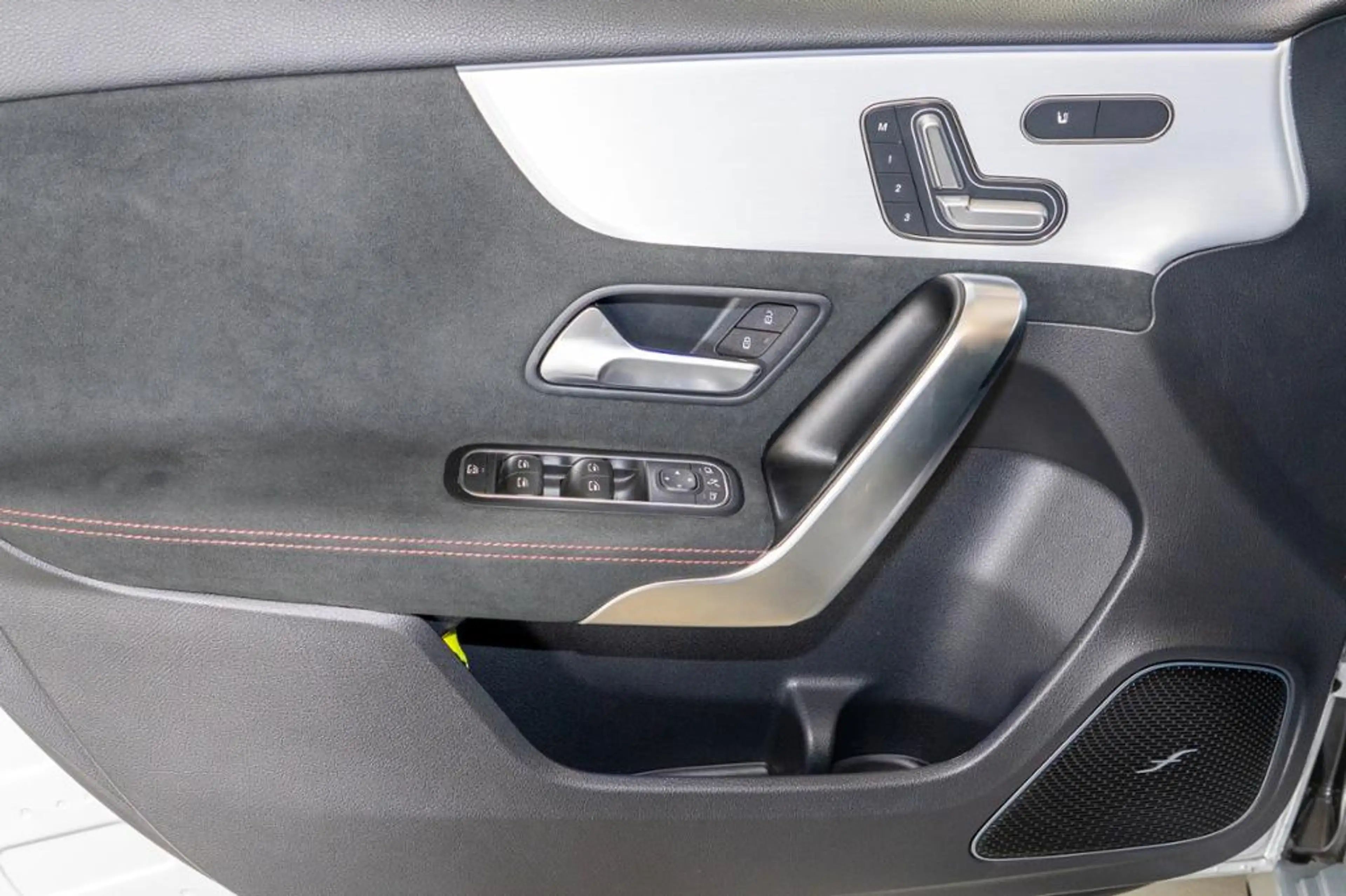 Mercedes-Benz A 45 AMG AMG A 45 S 4MATIC+  Kompaktlimousine * — photo 9