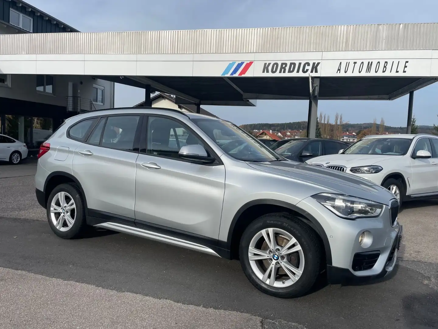 BMW X1 xDrive 18d 2.0 "SPORT LINE" F48/NAVI/LED/AHK Silber - 2