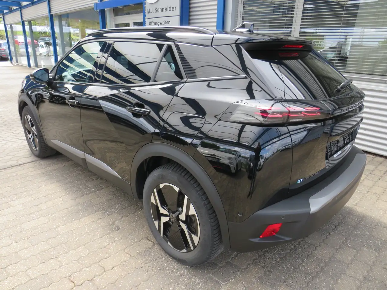 Peugeot 2008 e- GT 50kWh Navi OBC 11kW Kamera 6