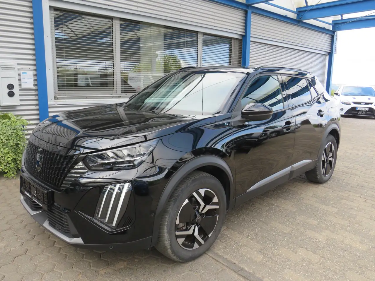 Peugeot 2008 e- GT 50kWh Navi OBC 11kW Kamera 8