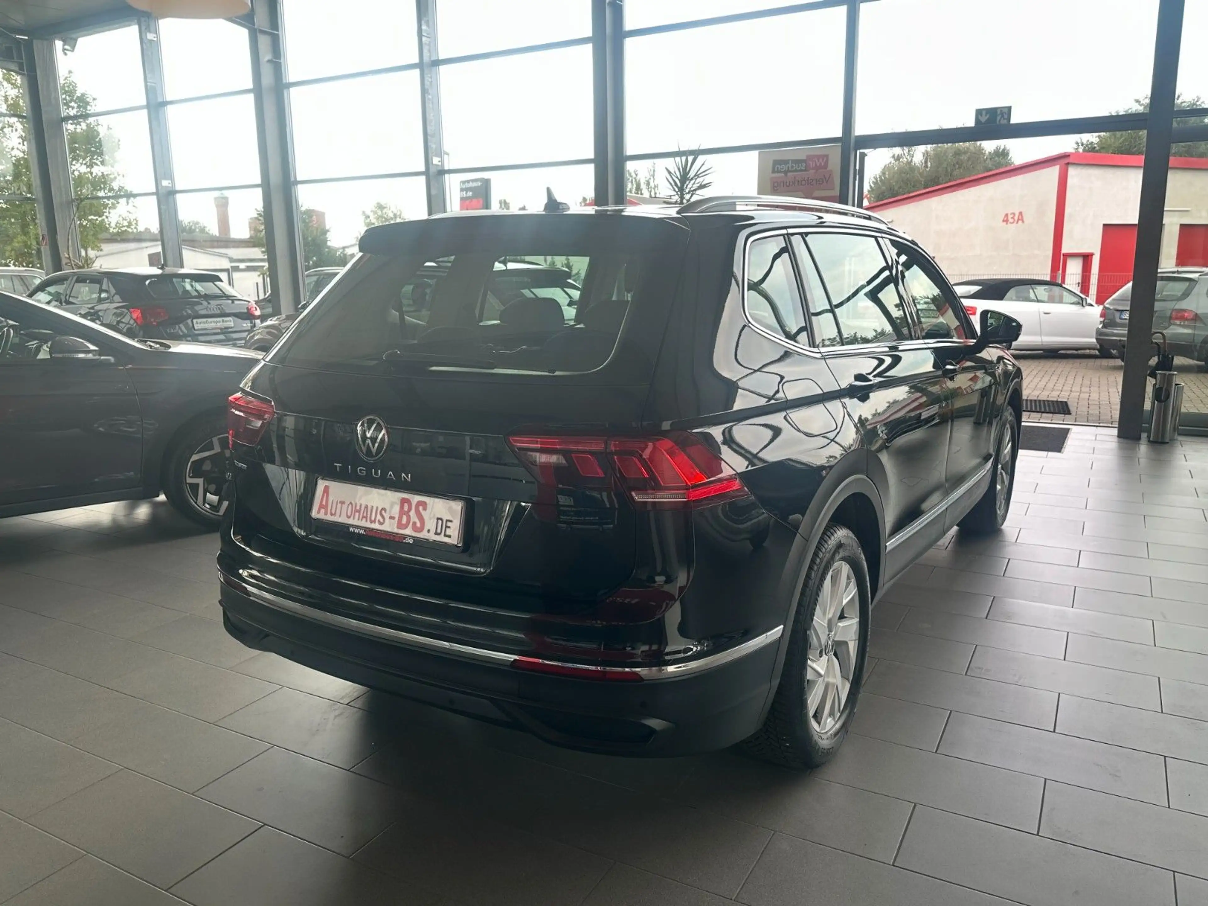Volkswagen Tiguan Allspace 1.5TSI DSG,7SITZ,AHK,NaviLED,1Hd — photo 10