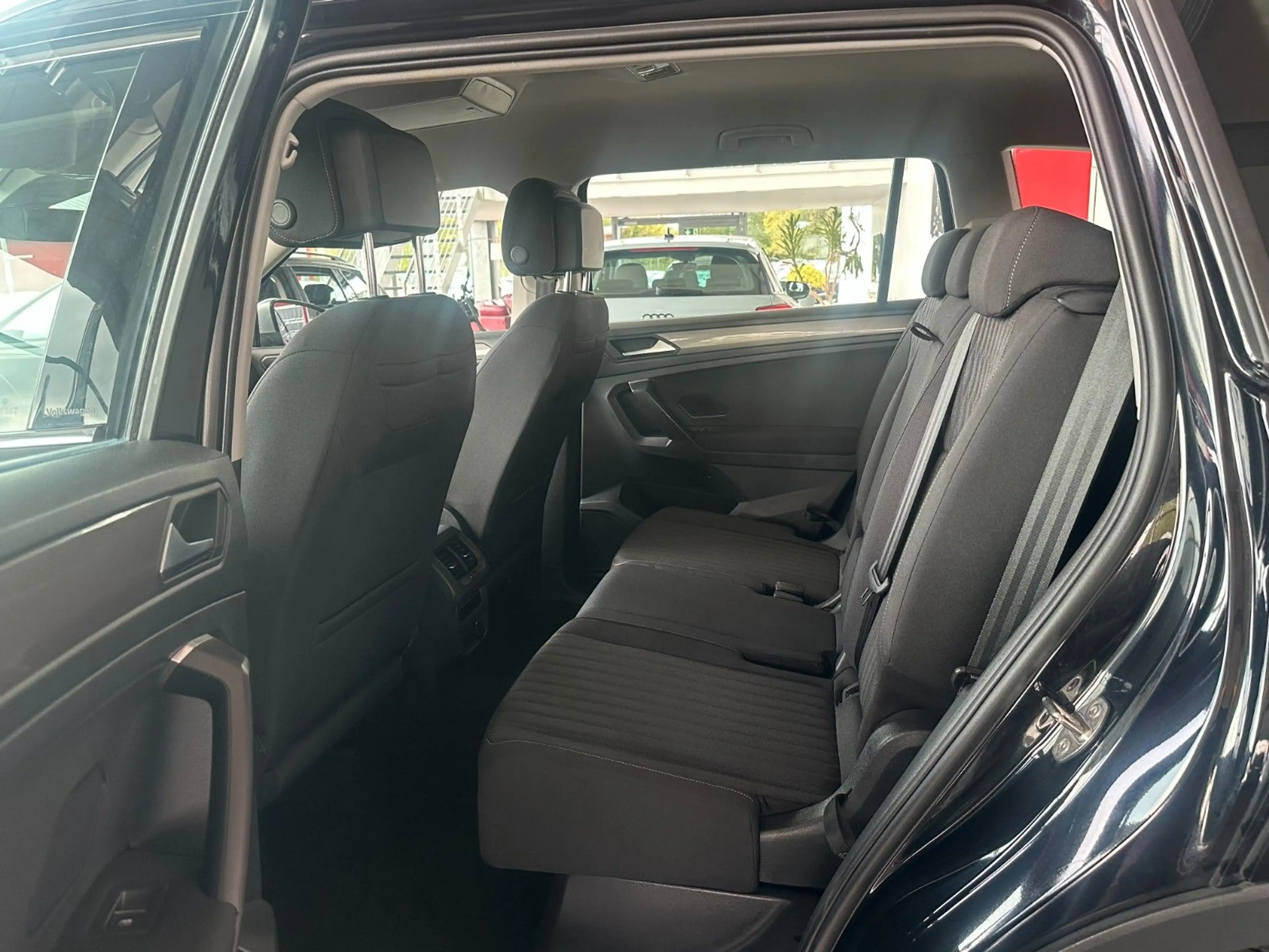 Volkswagen Tiguan Allspace 1.5TSI DSG,7SITZ,AHK,NaviLED,1Hd — photo 7