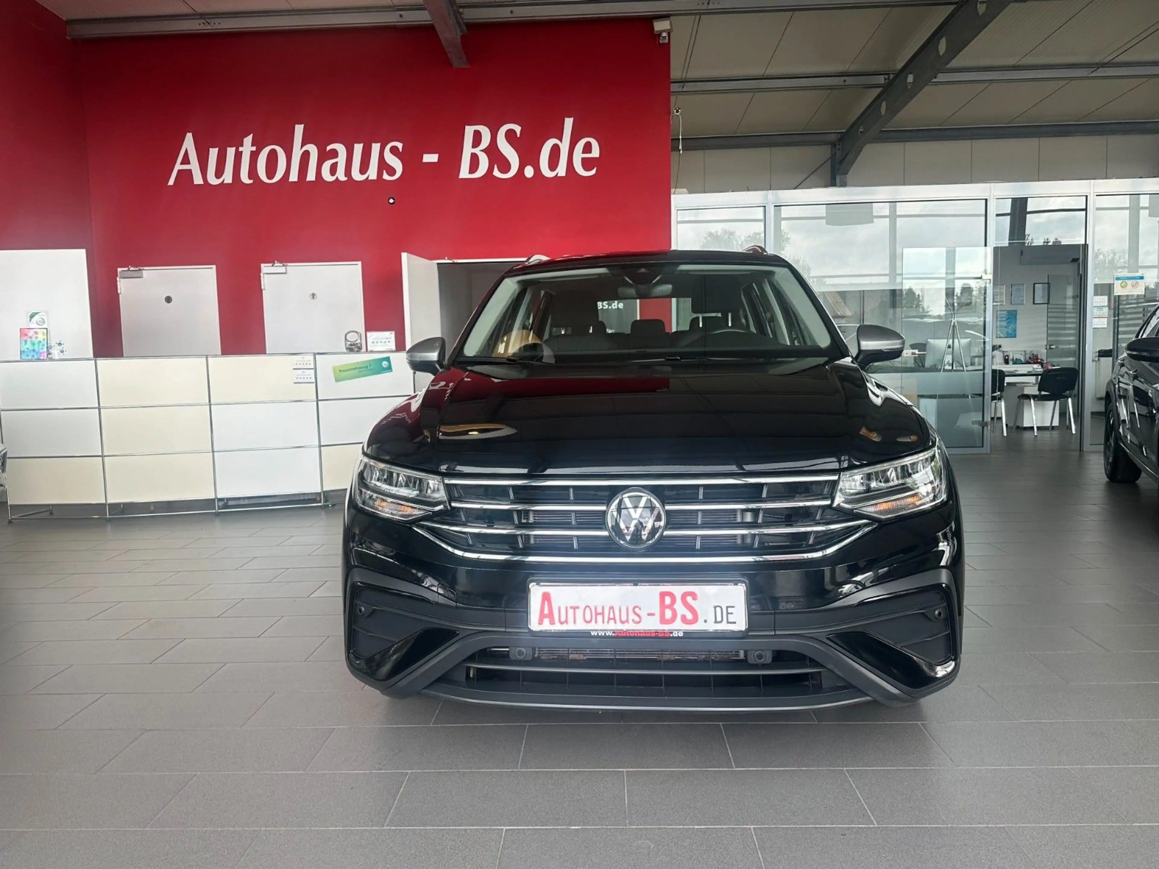 Volkswagen Tiguan Allspace 1.5TSI DSG,7SITZ,AHK,NaviLED,1Hd — photo 2