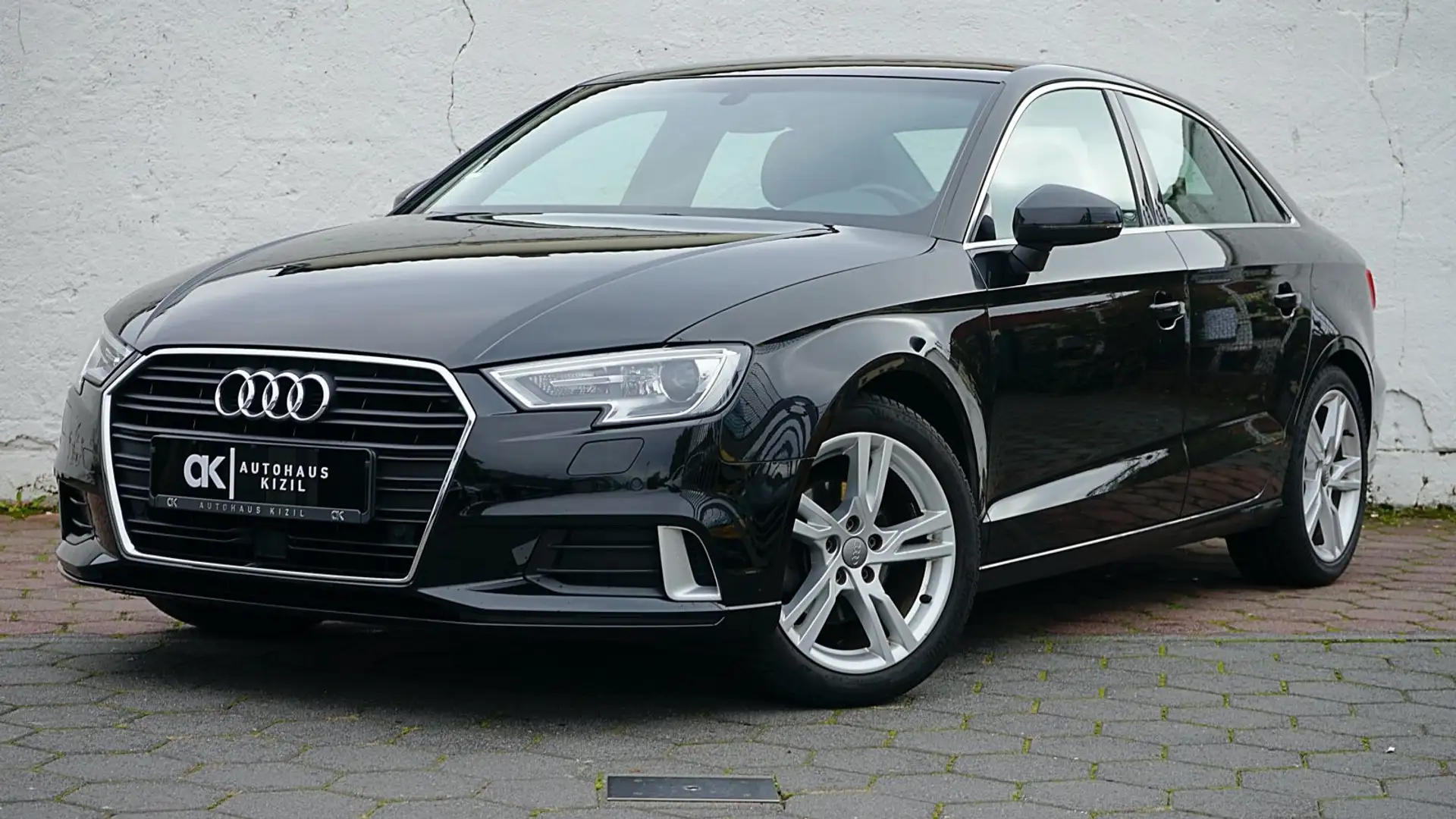 Audi A3 Limousine 30 TDI sport Schwarz - 1