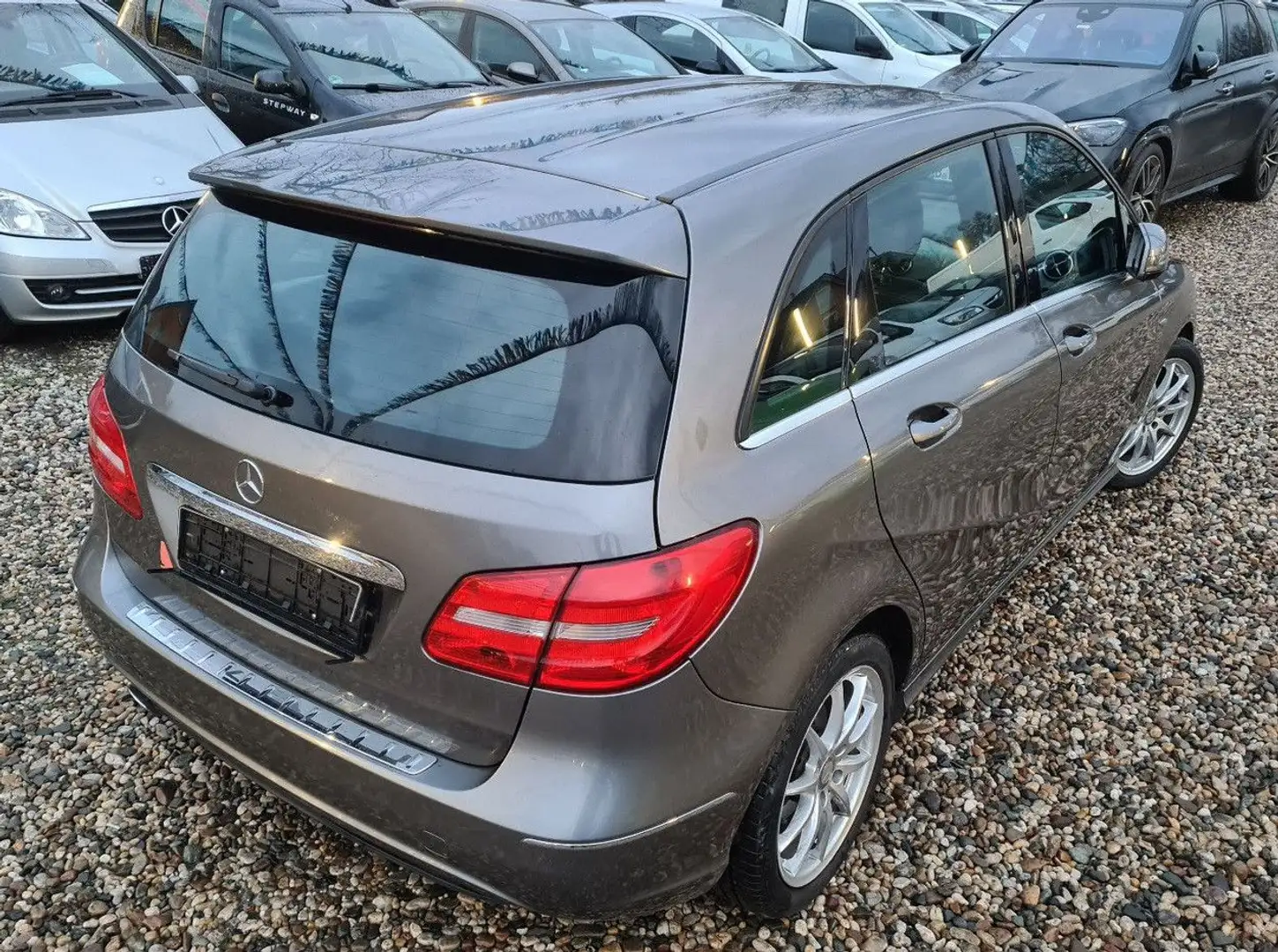 Mercedes-Benz B 180 CDI BlueEFFICIENCY T-LEDER/COMAND/KLIMAAUT Gris - 2