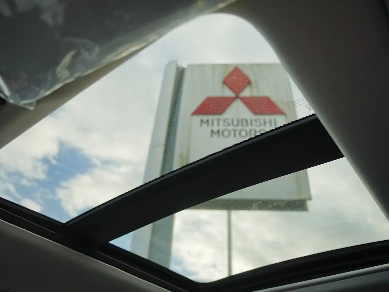 Mitsubishi Outlander снимка Mitsubishi Outlander