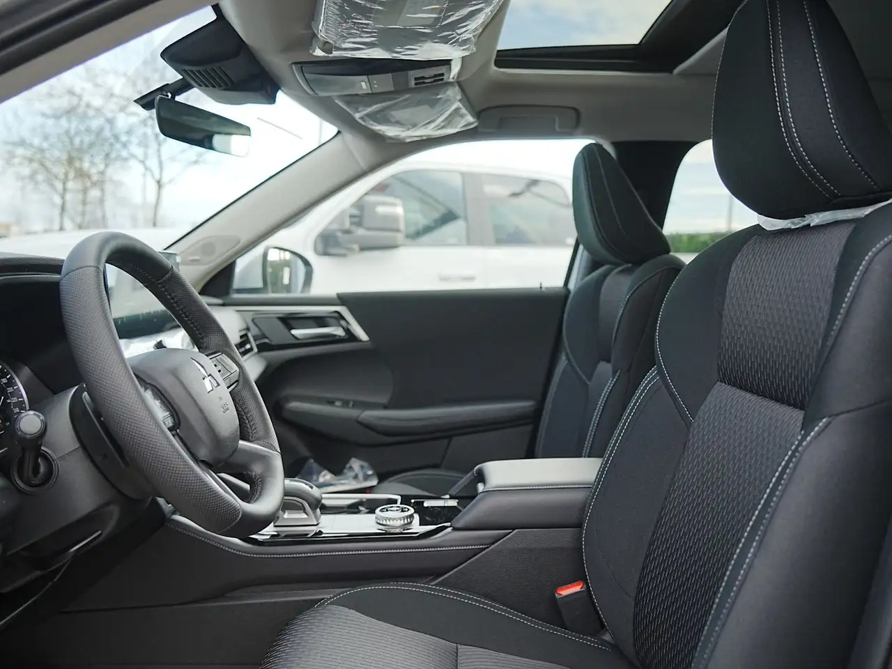 Mitsubishi Outlander снимка Mitsubishi Outlander