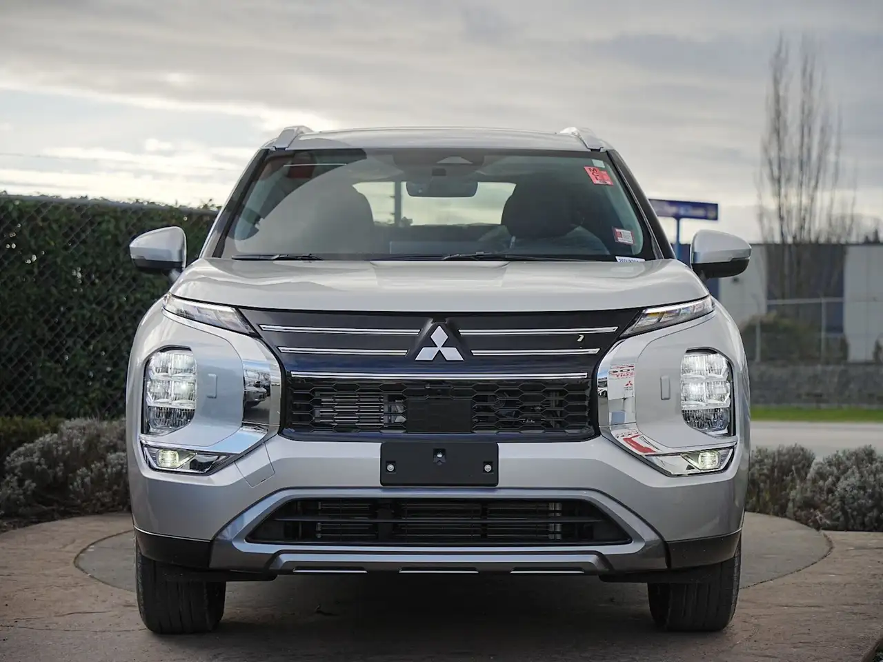 Mitsubishi Outlander снимка Mitsubishi Outlander