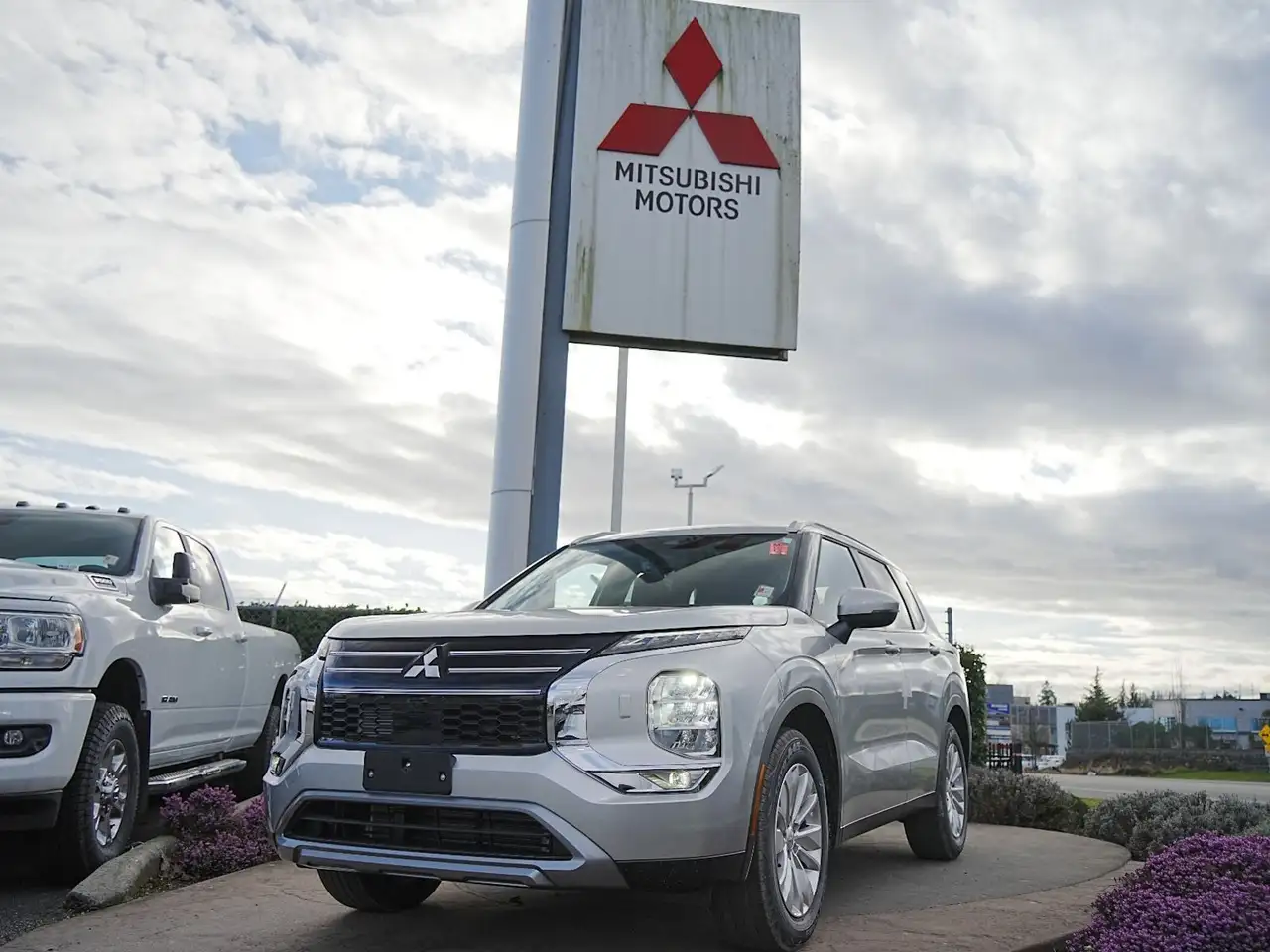 Mitsubishi Outlander снимка Mitsubishi Outlander