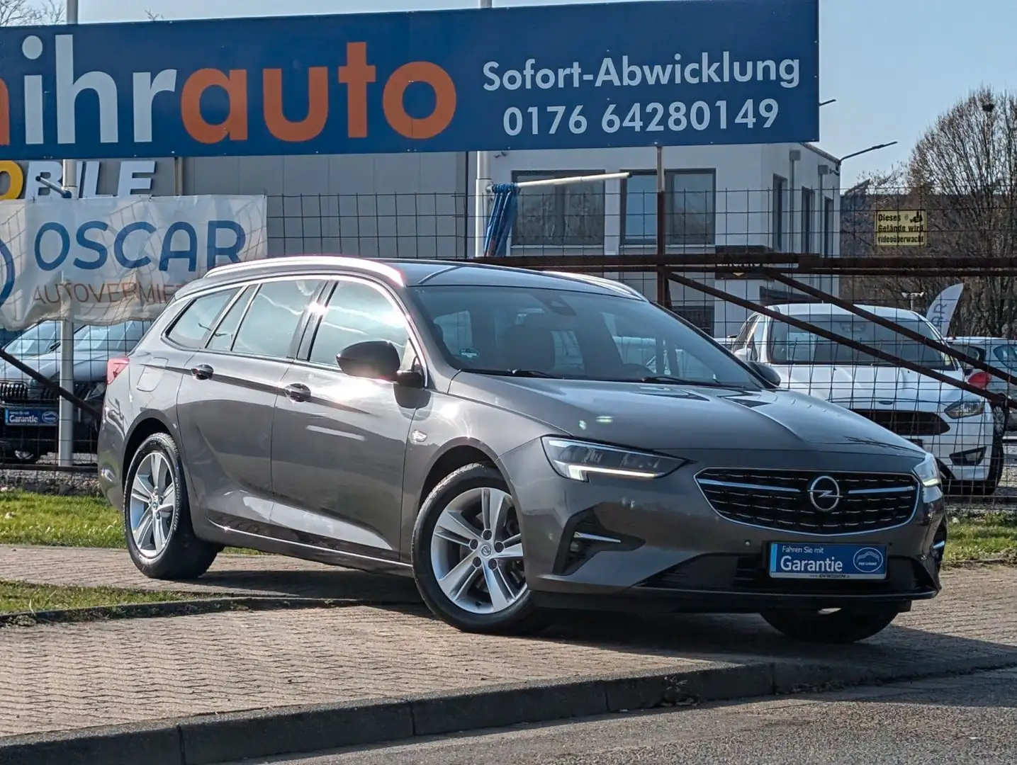 Opel Insignia B Sports Tourer Business*AUTOMATIK*AHK Grau - 2