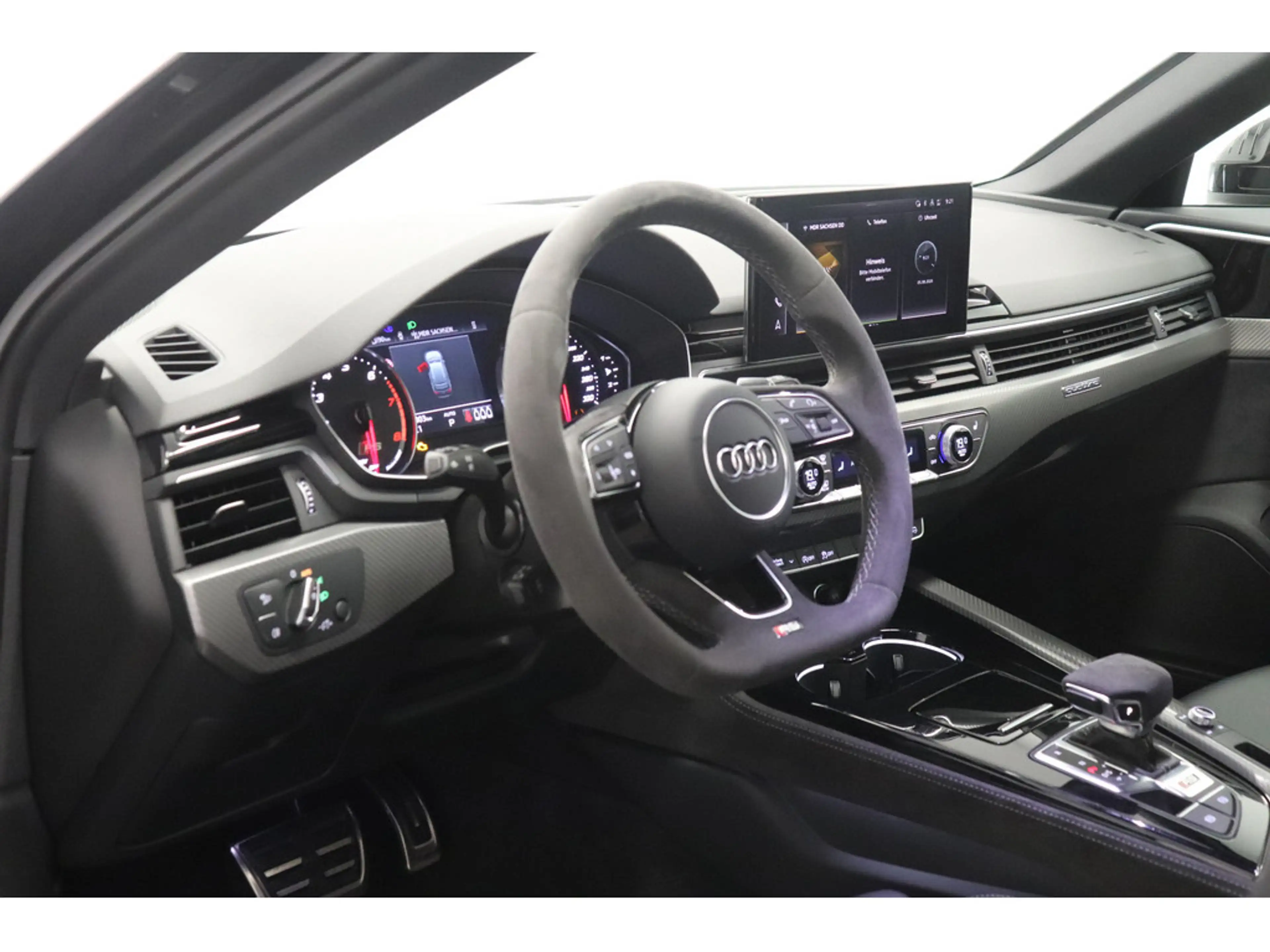 Audi RS4 — photo 9