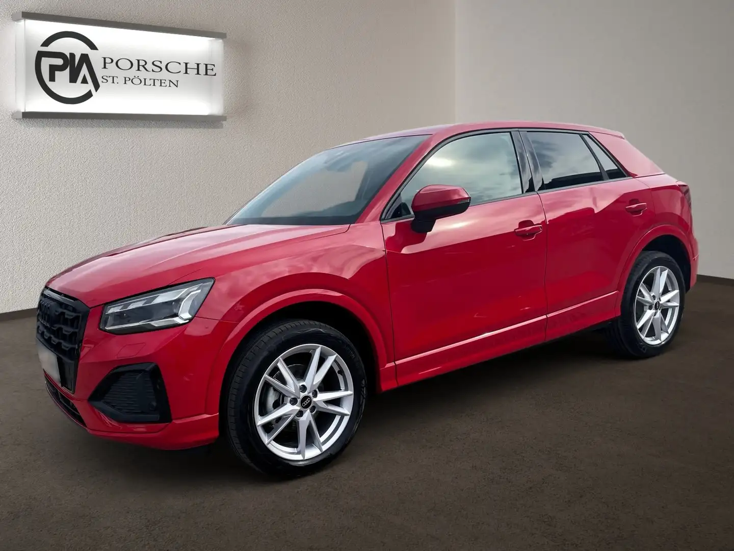 Audi Q2 30 TFSI admired Rot - 2