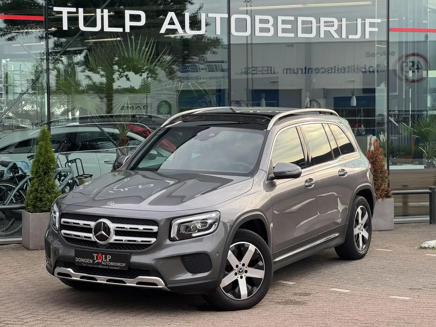 Mercedes-Benz GLB 180 d Bns Solution DCT 7 Pers Autom 2021 pano Grijs - 1