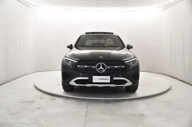Mercedes-Benz GLC view 5