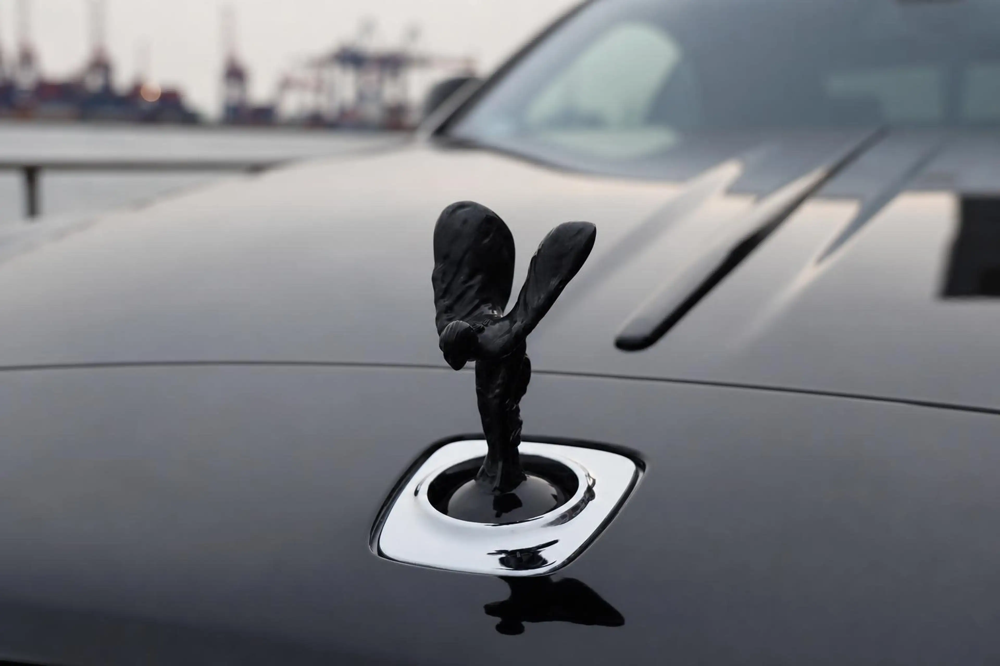 Rolls-Royce Wraith Black Badge — photo 13