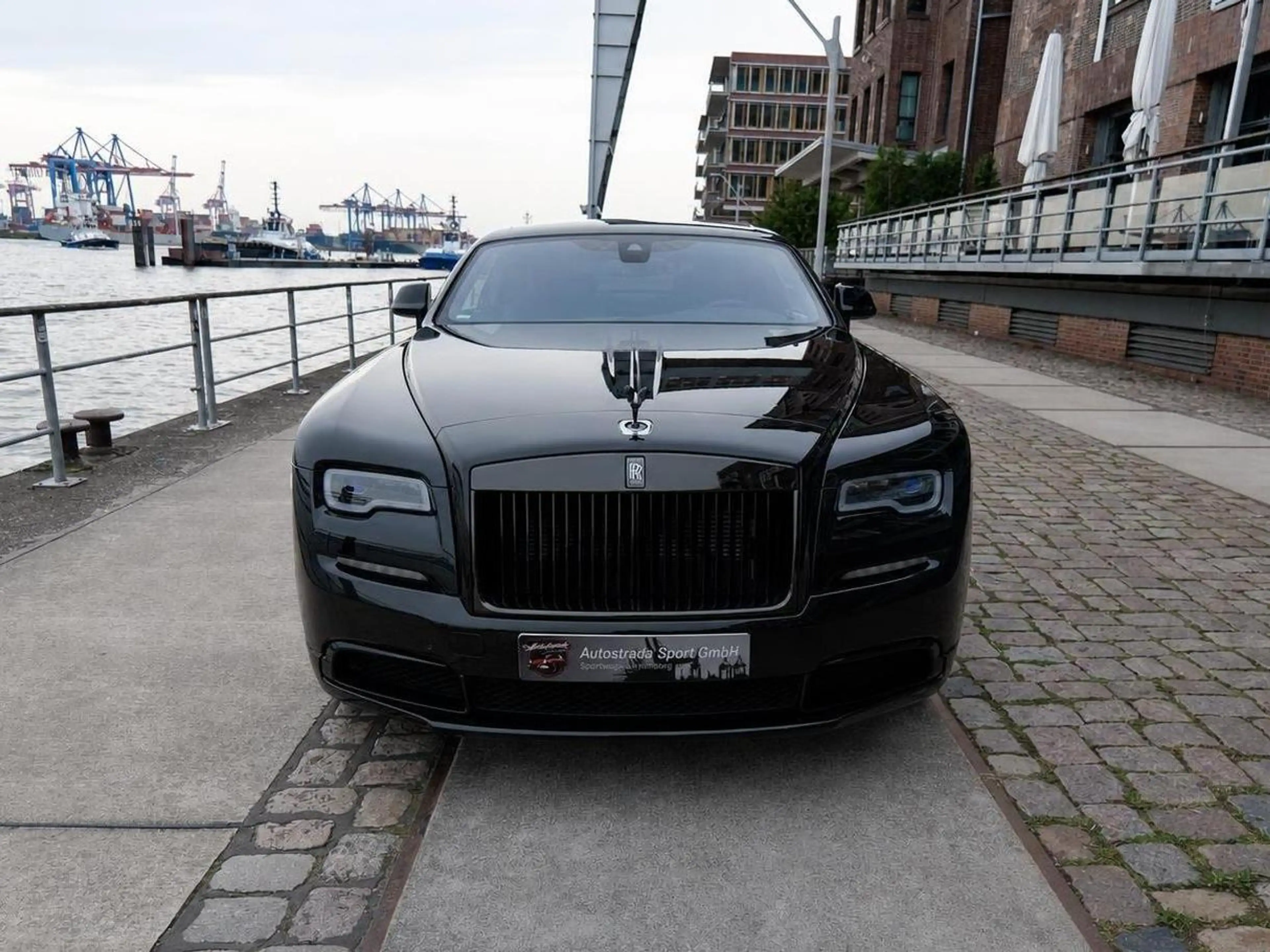 Rolls-Royce Wraith Black Badge — photo 8