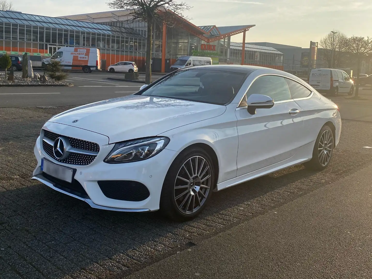 Mercedes-Benz C 180 C 180 Coupe 9G-TRONIC AMG Line Weiß - 2