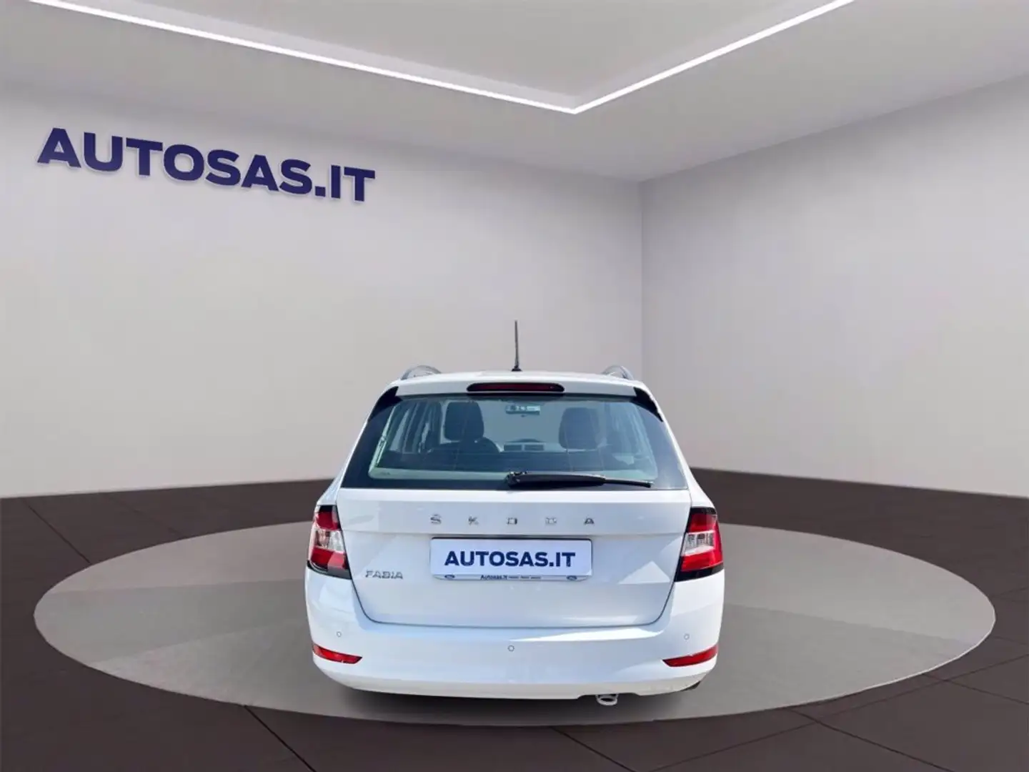 Skoda Fabia Wagon 1.0 tsi Design Edition 95cv Wit - 2
