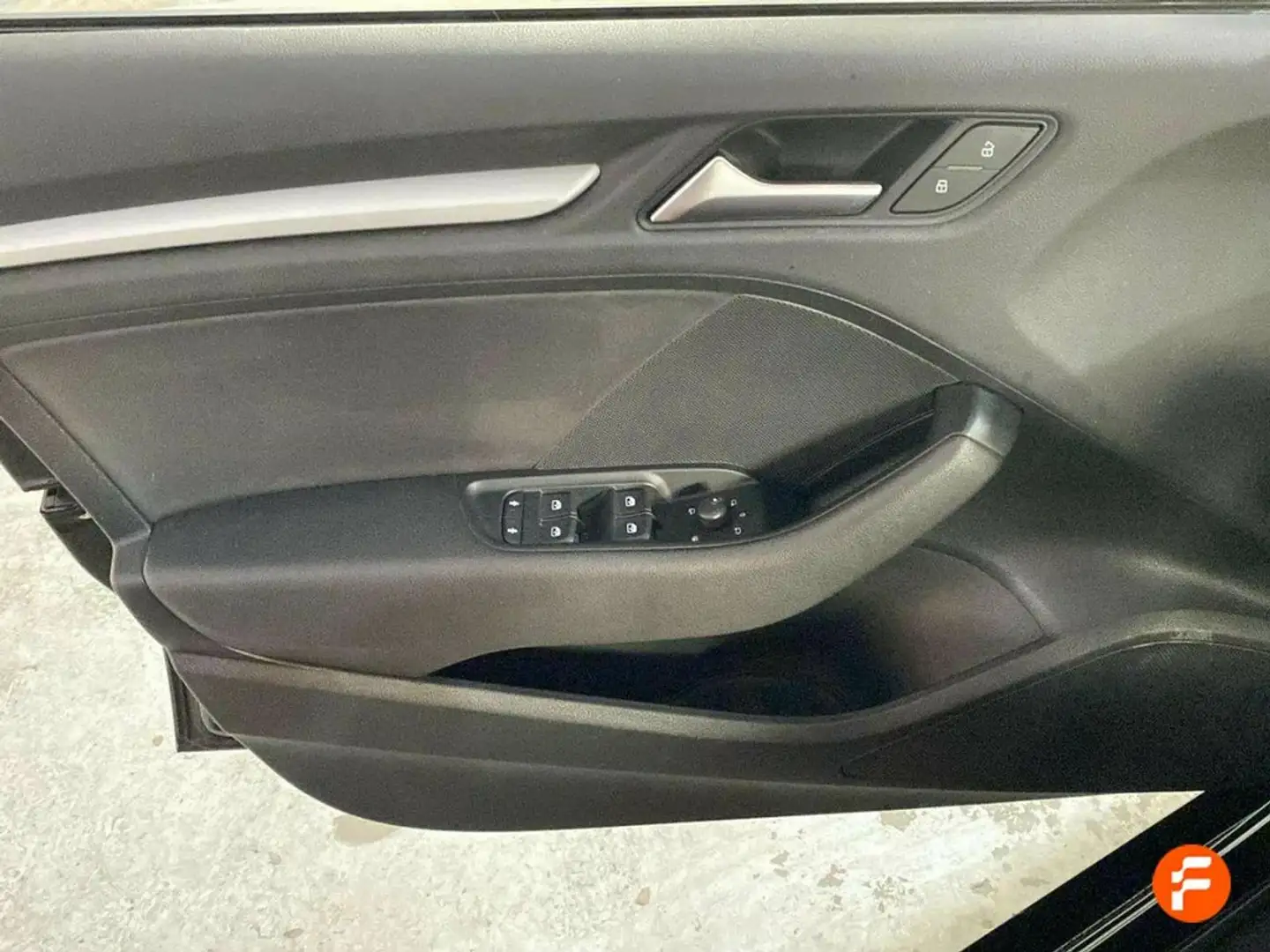 Audi A3 30 TDI 85kW (116CV) S tronic Sedan Geel - 1