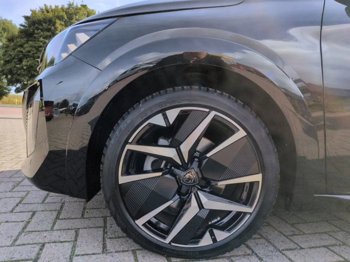 Peugeot 208 Hybrid 136 GT 1.2 EU6e 360 Kamera LED ACC Klimaaut Schwarz - 2