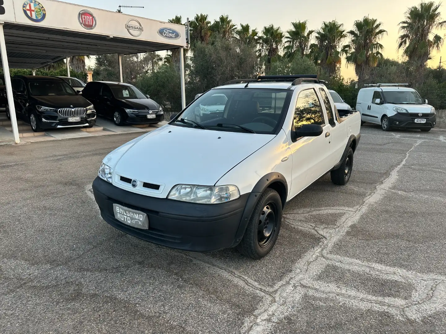 Fiat Strada 1.9 JTD Pick-up Cabina Lunga Blanco - 1