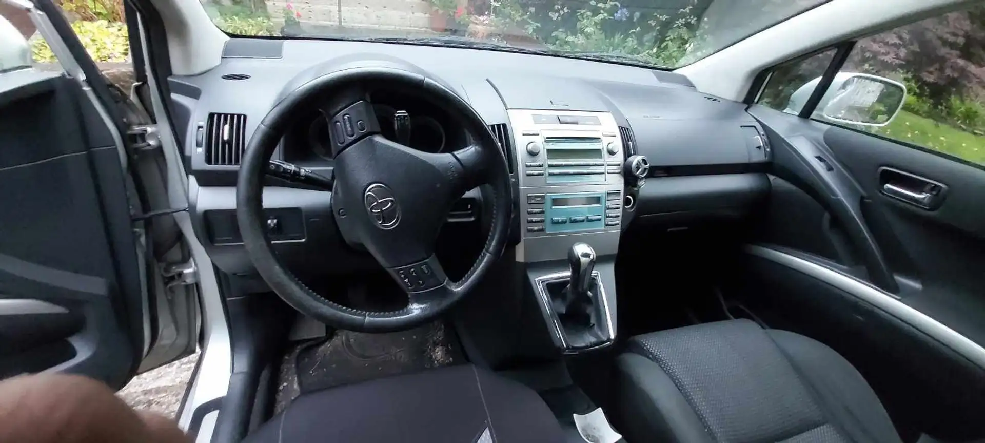 Toyota Corolla Verso 2.2D4D Sport 177 - 1